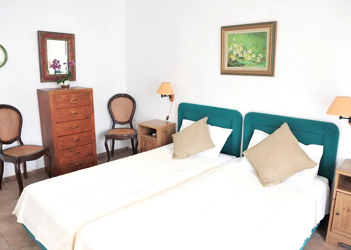 Medusa & 4* Plaka (Naxos)