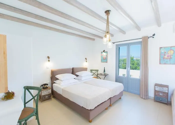 Medusa & Plaka (Naxos)